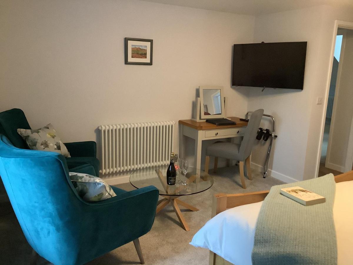 Готель Little London Bed & Breakfast And Glamping Pod Abercraf Екстер'єр фото