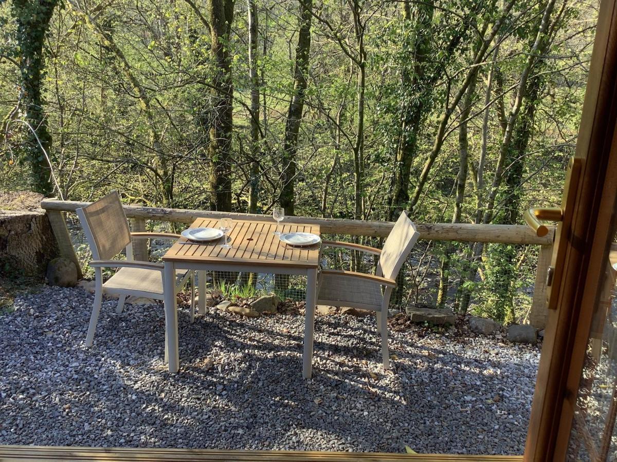 Готель Little London Bed & Breakfast And Glamping Pod Abercraf Екстер'єр фото