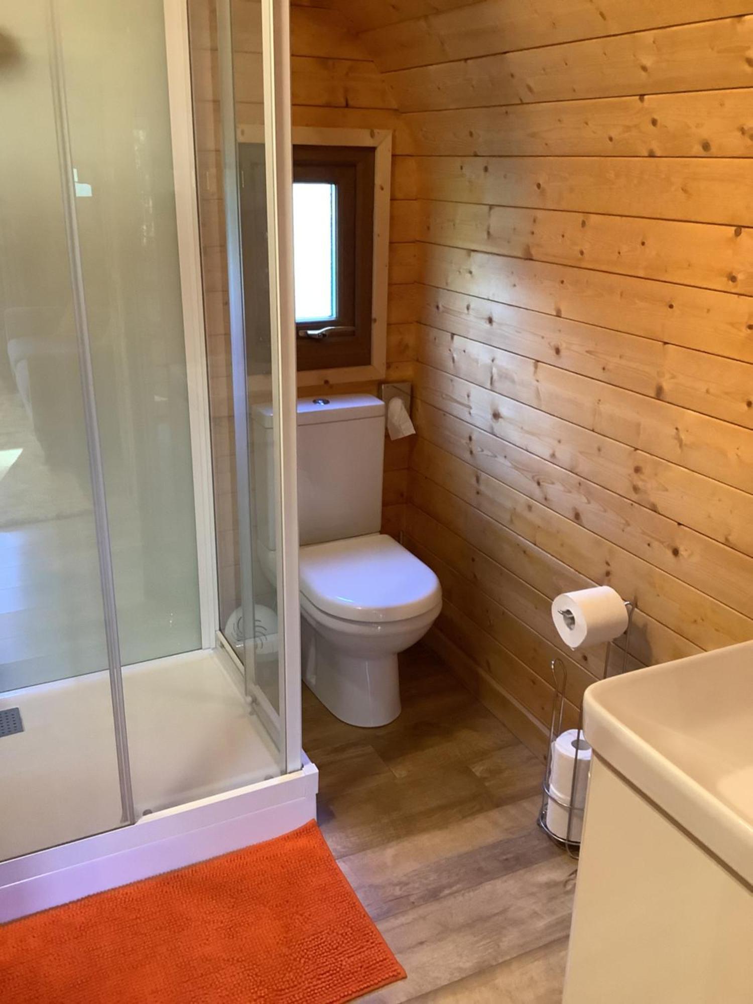 Готель Little London Bed & Breakfast And Glamping Pod Abercraf Екстер'єр фото
